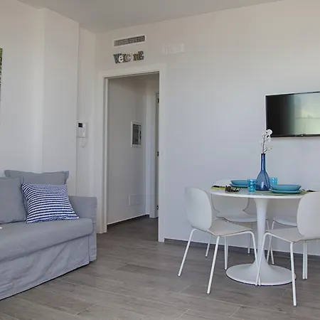 Charlotte's House Locaz. Turistica Apartment *